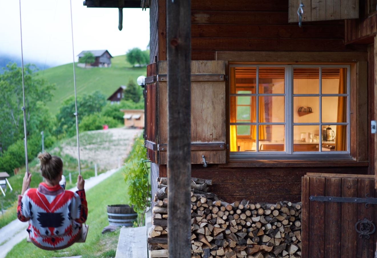 kalea wooden house window