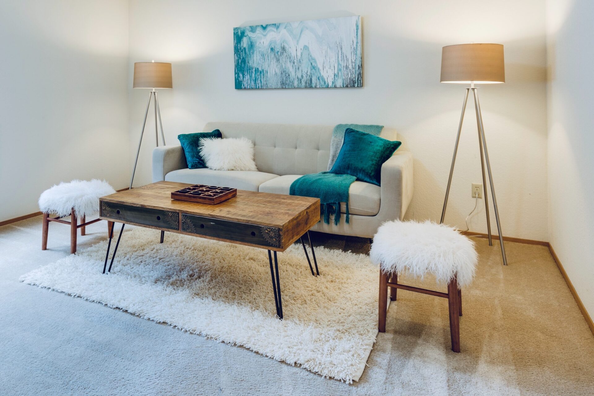 livingroom-blue-woody